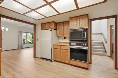 587 Wimbledon Ct, Eugene, OR 97401 - Photo 13