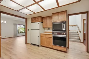 587 Wimbledon Ct, Eugene, OR 97401 - Photo 13