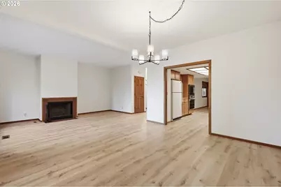 587 Wimbledon Ct, Eugene, OR 97401 - Photo 9