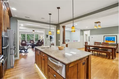 10137 SW Lancaster Rd, Portland, OR 97219 - Photo 15