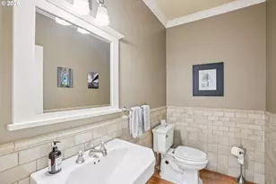 10137 SW Lancaster Rd, Portland, OR 97219 - Photo 27