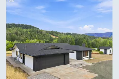 312 Bryant Ln, Roseburg, OR 97471 - Photo 3