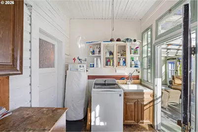 265 S Empire Blvd, Coos Bay, OR 97420 - Photo 17