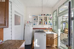 265 S Empire Blvd, Coos Bay, OR 97420 - Photo 17