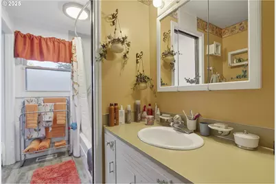 17821 SE Morrison Ct, Portland, OR 97233 - Photo 17