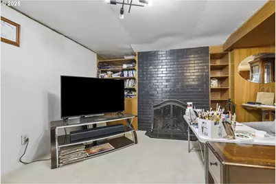 17821 SE Morrison Ct, Portland, OR 97233 - Photo 25