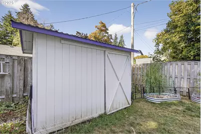 17821 SE Morrison Ct, Portland, OR 97233 - Photo 39