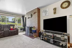 17821 SE Morrison Ct, Portland, OR 97233 - Photo 7