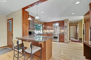 2635 SW Sherwood Pl, Portland, OR 97201 - Photo 9