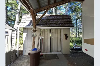 141 Outer Dr, Florence, OR 97439 - Photo 5