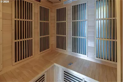 13155 Century Dr, Oregon City, OR 97045 - Photo 23