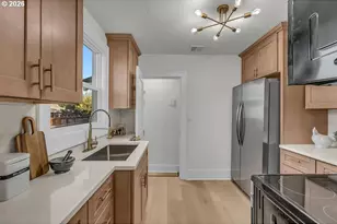 7824 SE Yamhill St, Portland, OR 97215 - Photo 11