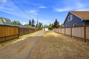 7563 SE Flavel St, Portland, OR 97206 - Photo 3