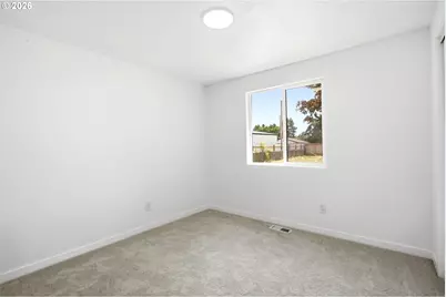 7563 SE Flavel St, Portland, OR 97206 - Photo 11