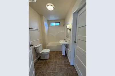 90 E 20th Ave, Eugene, OR 97405 - Photo 11