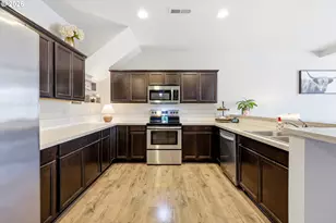 2243 SE 19th St, Gresham, OR 97080 - Photo 9