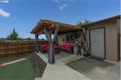 310 Monte Dr, Roseburg, OR 97471 - Photo 15