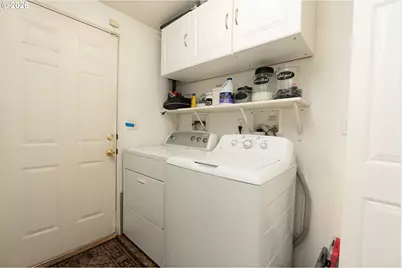 310 Monte Dr, Roseburg, OR 97471 - Photo 13