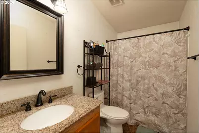 310 Monte Dr, Roseburg, OR 97471 - Photo 9
