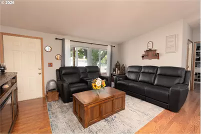 310 Monte Dr, Roseburg, OR 97471 - Photo 3