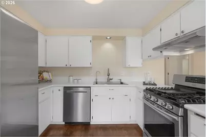 5677 NW 180th Pl, Portland, OR 97229 - Photo 9