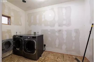 2770 Agate St, Eugene, OR 97403 - Photo 31