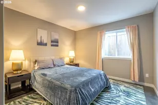 1336 NE Holland St, Portland, OR 97211 - Photo 37