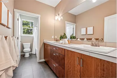 1336 NE Holland St, Portland, OR 97211 - Photo 23