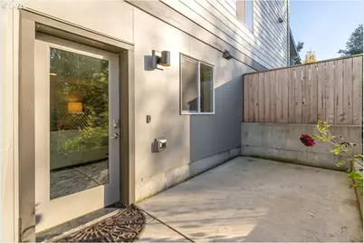 1336 NE Holland St, Portland, OR 97211 - Photo 33