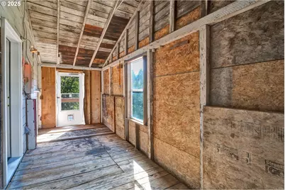 48400 Railroad Ave, Oakridge, OR 97463 - Photo 15