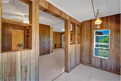 48400 Railroad Ave, Oakridge, OR 97463 - Photo 11