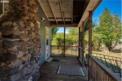 48400 Railroad Ave, Oakridge, OR 97463 - Photo 33