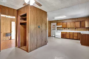 48400 Railroad Ave, Oakridge, OR 97463 - Photo 9