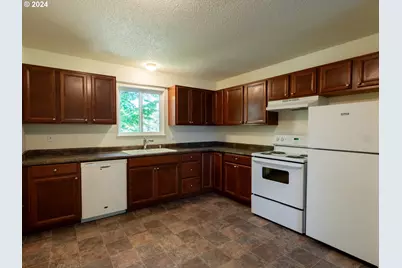 2700 SE 138th Ave, Portland, OR 97236 - Photo 5