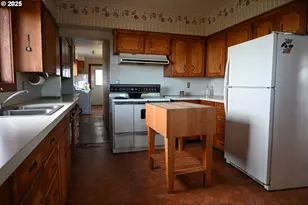 75938 Spring Hollow Rd, Adams, OR 97810 - Photo 13