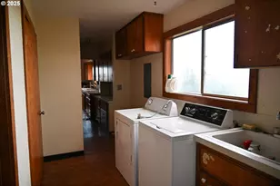 75938 Spring Hollow Rd, Adams, OR 97810 - Photo 7