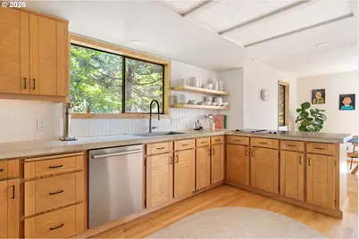 4202 SW Melville Ave, Portland, OR 97239 - Photo 17