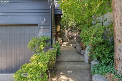 4202 SW Melville Ave, Portland, OR 97239 - Photo 37