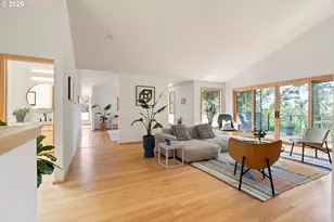 4202 SW Melville Ave, Portland, OR 97239 - Photo 3
