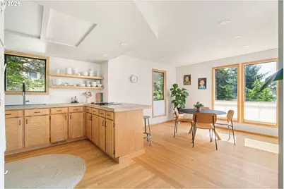 4202 SW Melville Ave, Portland, OR 97239 - Photo 15