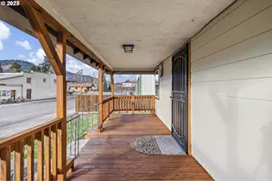 252 Alder St, Yoncalla, OR 97499 - Photo 11