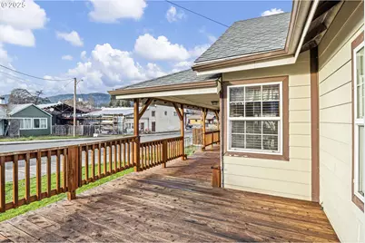 252 Alder St, Yoncalla, OR 97499 - Photo 9
