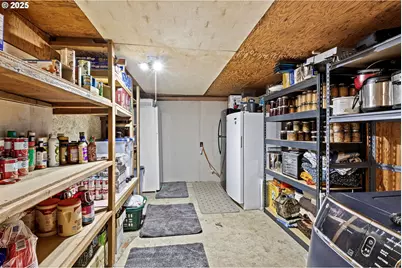 252 Alder St, Yoncalla, OR 97499 - Photo 37