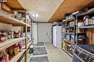 252 Alder St, Yoncalla, OR 97499 - Photo 37