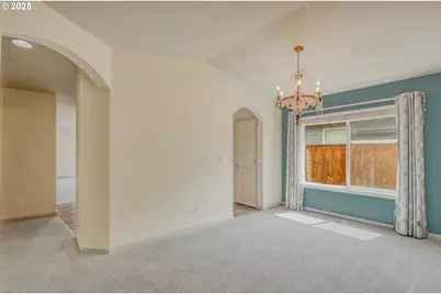 2469 Dorsey Dr, Hubbard, OR 97032 - Photo 5