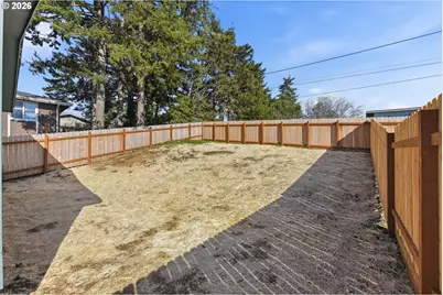 545 S Wall St, Coos Bay, OR 97420 - Photo 29