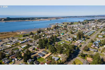 545 S Wall St, Coos Bay, OR 97420 - Photo 3