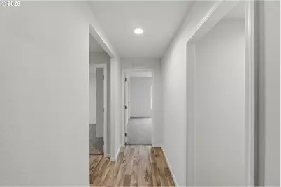 545 S Wall St, Coos Bay, OR 97420 - Photo 17