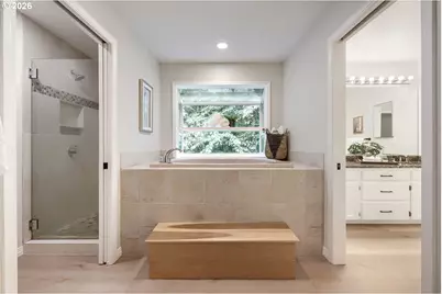 10708 SW 11th Dr, Portland, OR 97219 - Photo 17