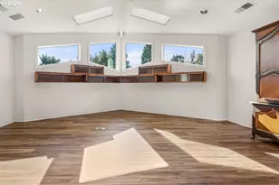 165 N Lotus Beach Dr, Portland, OR 97217 - Photo 23